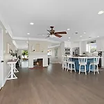 The Gathering Place - Guest Favorite With Huge Yard