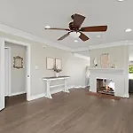 The Gathering Place - Guest Favorite With Huge Yard