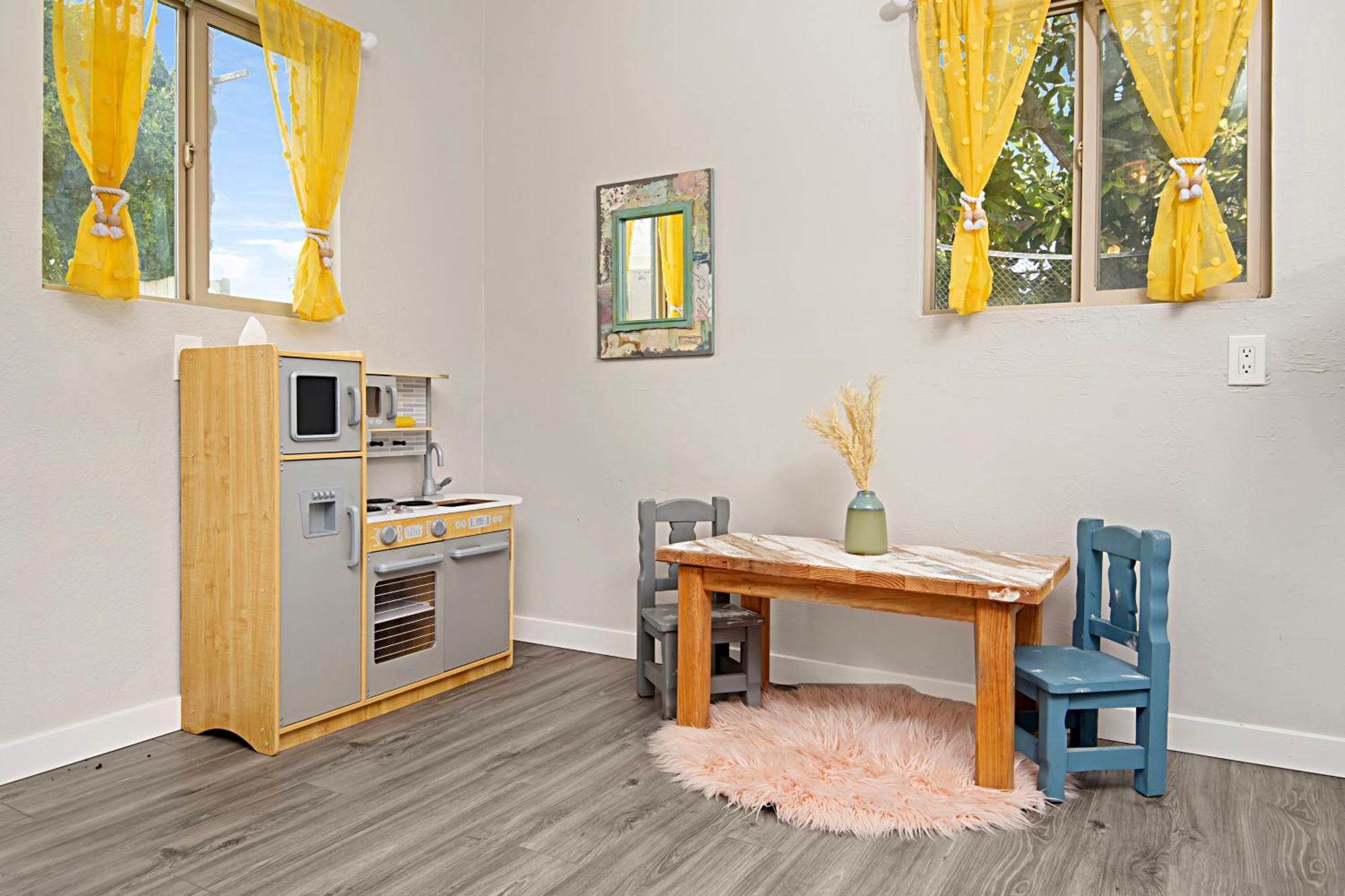 The Gathering Place - Guest Favorite With Huge Yard Holiday home