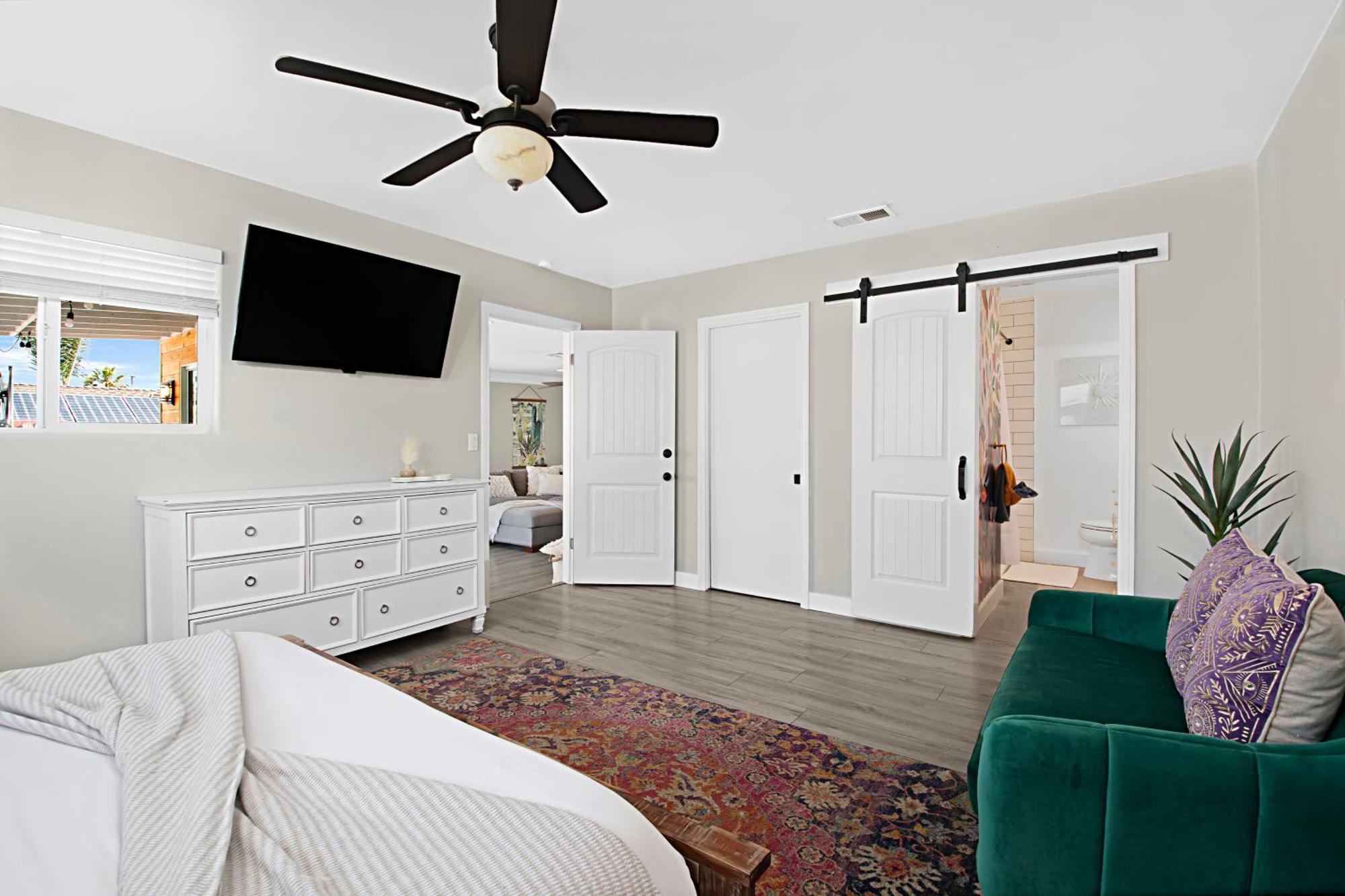 The Gathering Place - Guest Favorite With Huge Yard Holiday home